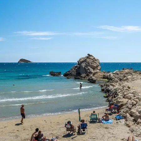 Oasis Cala Alta New 120qm Free Parking, Pool, 2 Bath, 3bdr, Wi-fi, Air-condit Apartment *