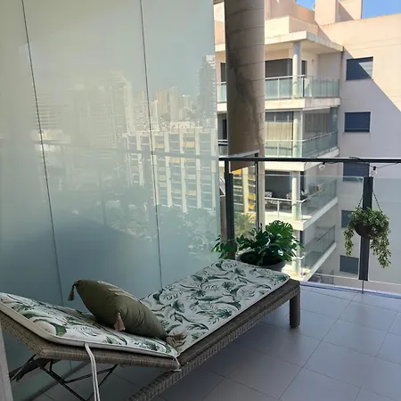 Oasis Cala Alta New 120qm Free Parking, Pool, 2 Bath, 3bdr, Wi-fi, Air-condit Benidorm