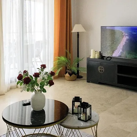 Oasis Cala Alta New 120qm Free Parking, Pool, 2 Bath, 3bdr, Wi-fi, Air-condit Apartment *