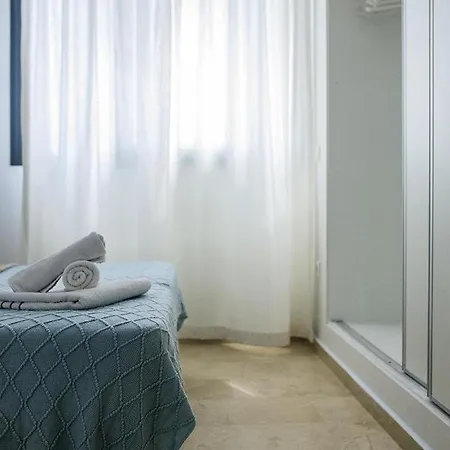 Апартаменты Oasis Cala Alta New 120qm Free Parking, Pool, 2 Bath, 3bdr, Wi-fi, Air-condit