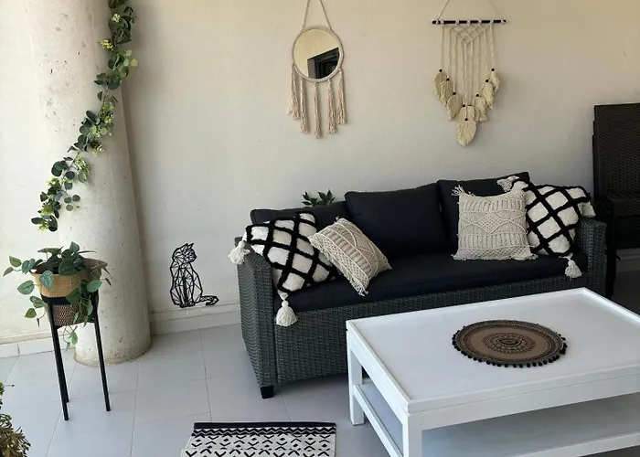 Oasis Cala Alta New 120qm Free Parking, Pool, 2 Bath, 3bdr, Wi-fi, Air-condit アパート ベニドルム